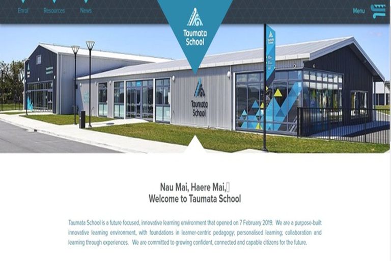 Photo of property in 24 Benmore Crescent, Pyes Pa, Tauranga, 3112