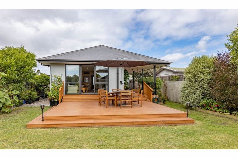 Photo of property in 357 Estuary Road, South New Brighton, Christchurch, 8062