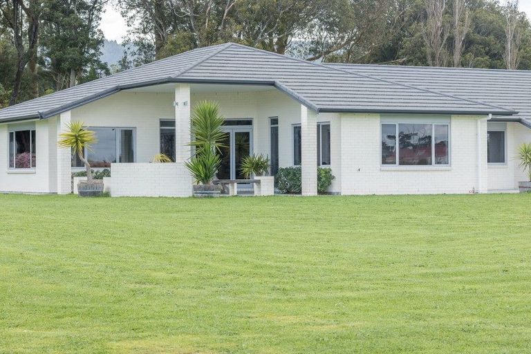 Photo of property in 24 Wakefield Road, Levin, 5571