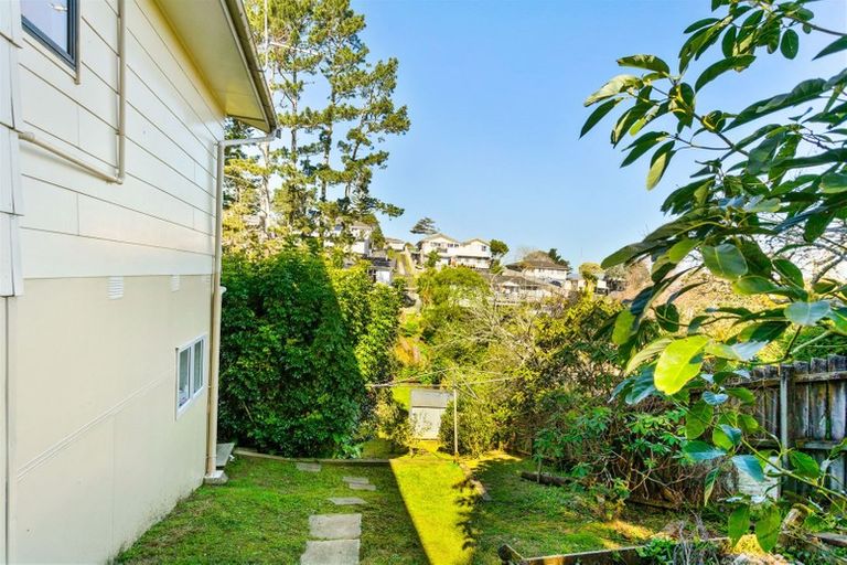 Photo of property in 3 Fernhaven Place, Massey, Auckland, 0614