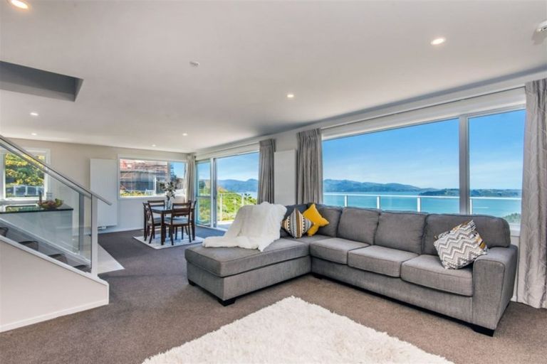 Photo of property in 8 Cessna Way, Newlands, Wellington, 6037