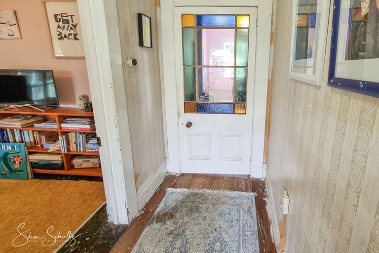 Photo of property in 10 Franklin Road, Paparoa, 0571