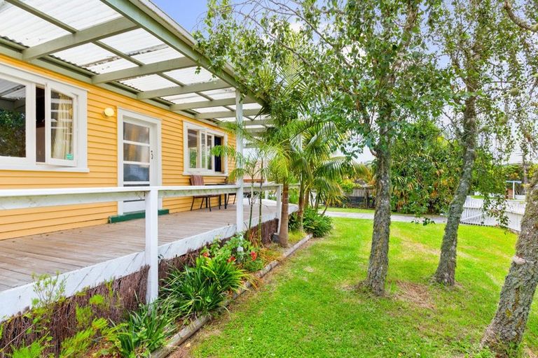 Photo of property in 50 Great North Road, Riverhead, 0820