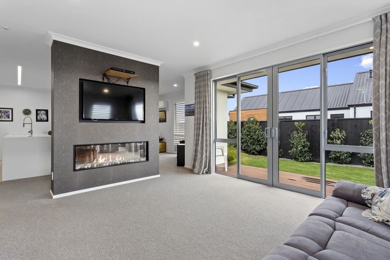 Photo of property in 15 Westpark Boulevard, Rangiora, 7400