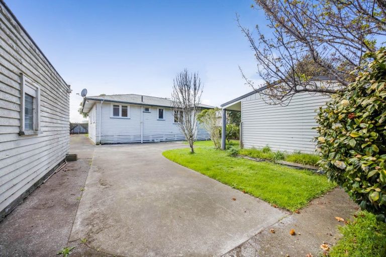 Photo of property in 10 Iredale Road, Hawera, 4610