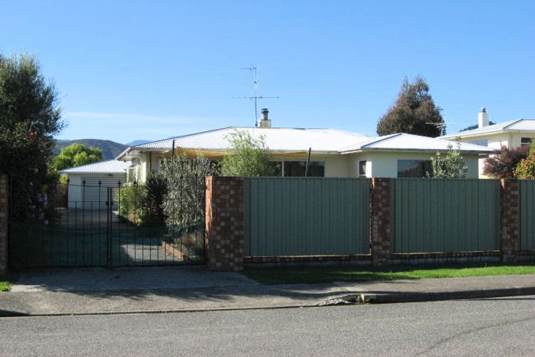 Photo of property in 6 Fairfield Street, Brightwater, 7022