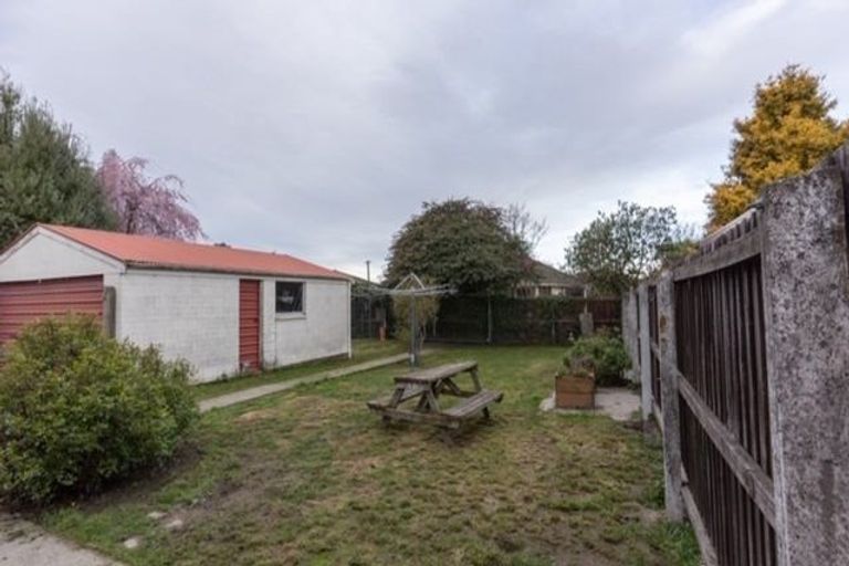 Photo of property in 32 Charlcott Street, Burnside, Christchurch, 8053