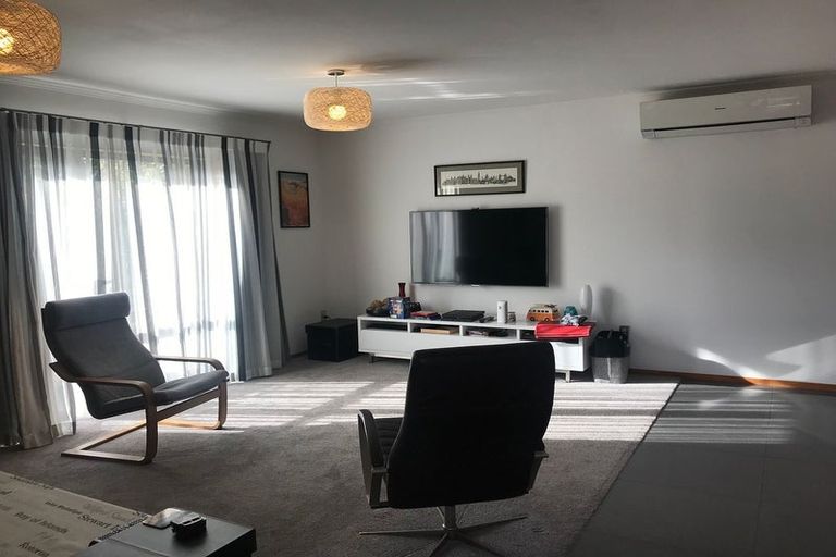 Photo of property in 54 Dignan Street, Point Chevalier, Auckland, 1022