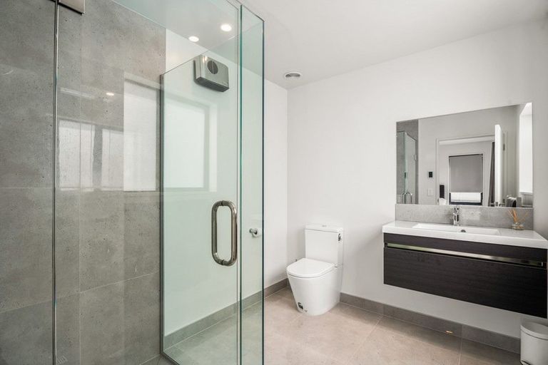 Photo of property in 37 Farrant Drive, Wanaka, 9305