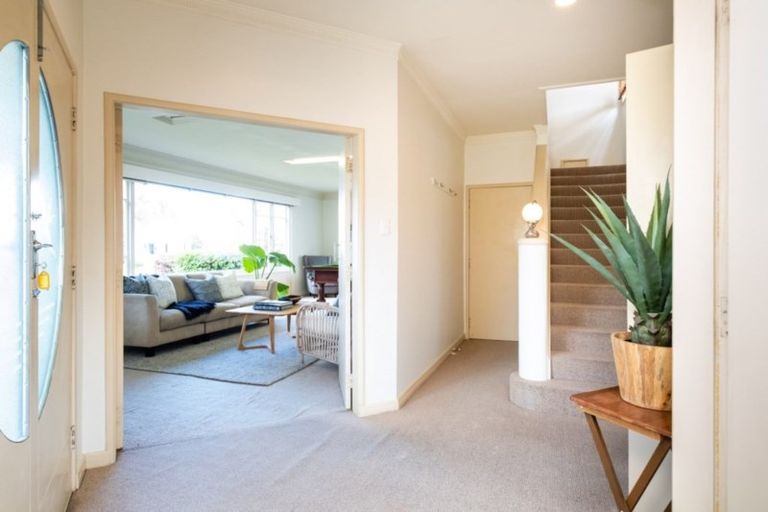 Photo of property in 15 Logan Avenue, Marewa, Napier, 4110