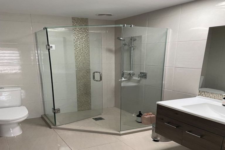 Photo of property in 221 Hobsonville Point Road, Hobsonville, Auckland, 0616