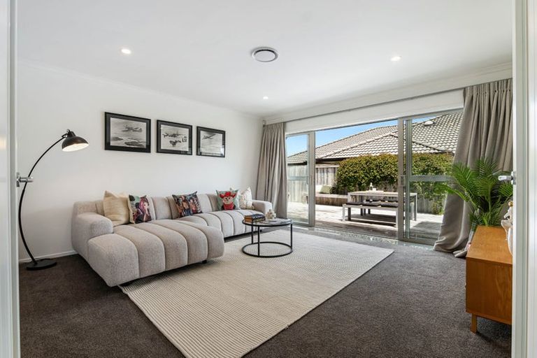 Photo of property in 3 Madden Avenue, Kumeu, 0810