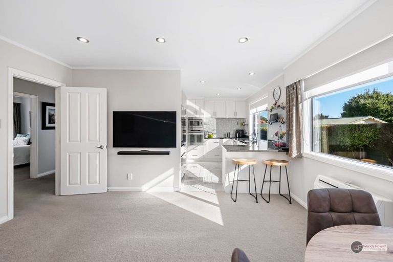 Photo of property in 40 Saint Ronans Avenue, Waterloo, Lower Hutt, 5011