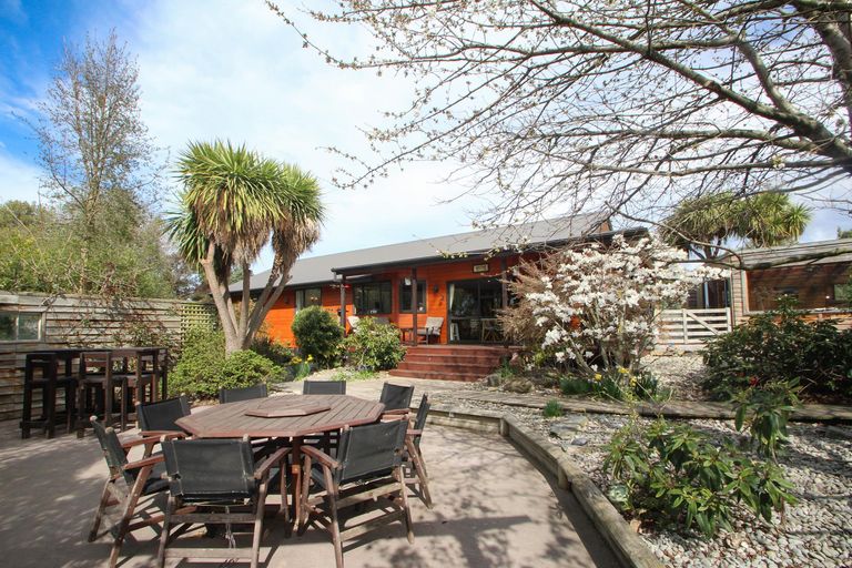 Photo of property in 28 Grove Avenue, Weston, Oamaru, 9401