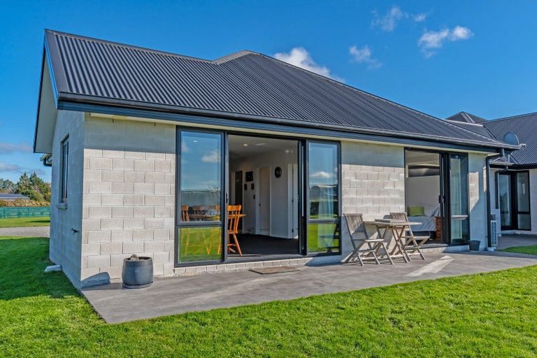 Photo of property in 14 Landsborough Drive, Darfield, 7571