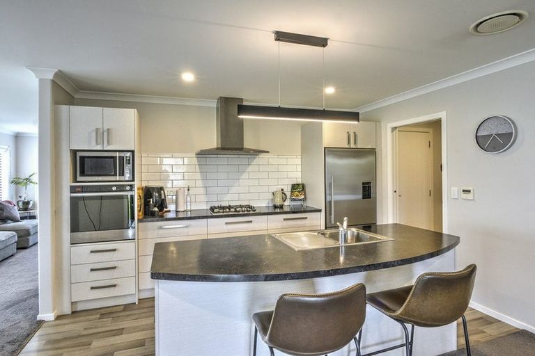 Photo of property in 19 Feist Street, Carterton, 5713