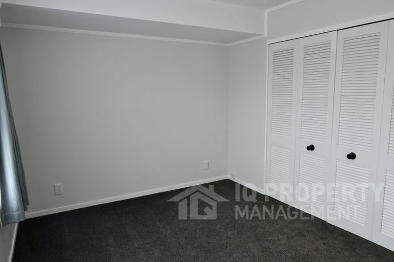 Photo of property in 2/77 Prince Regent Drive, Half Moon Bay, Auckland, 2012