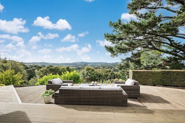 Photo of property in 1 Whangaparaoa Road, Red Beach, 0932