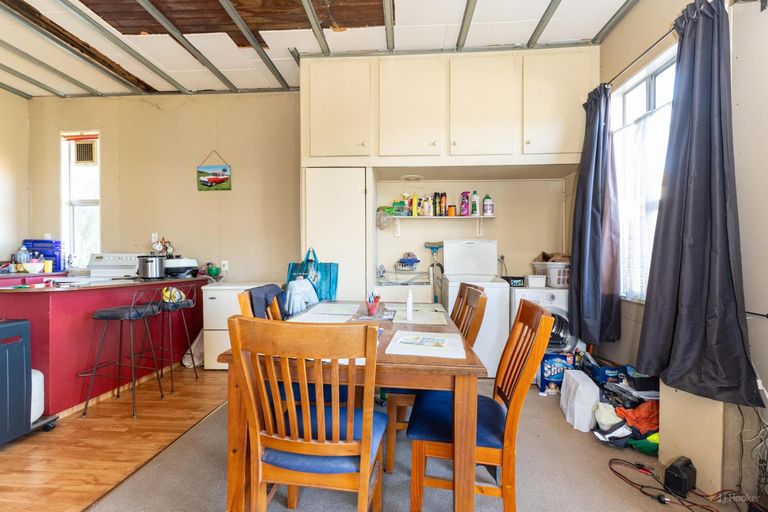 Photo of property in 1 Clifton Terrace, West End, Timaru, 7910