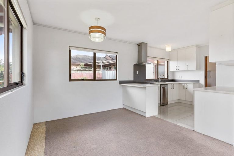 Photo of property in 2/146 Queen Street, Pukekohe, 2120