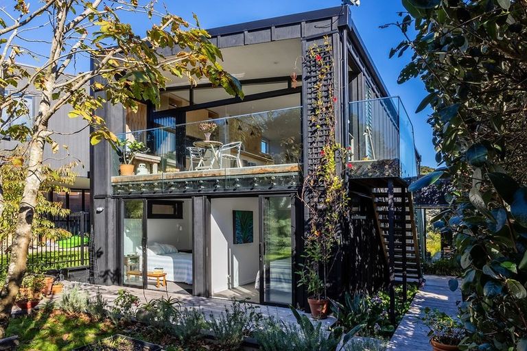 Photo of property in 26 Wicklow Road, Narrow Neck, Auckland, 0622