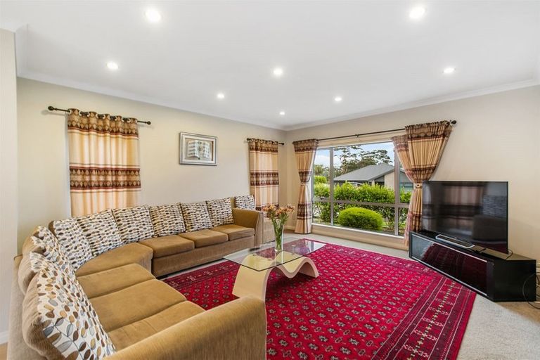 Photo of property in 16 Bartlett Drive, Silverdale, 0932