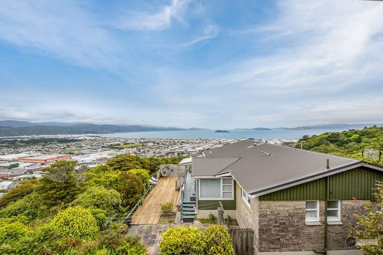 Photo of property in 23 Bushey Way, Maungaraki, Lower Hutt, 5010