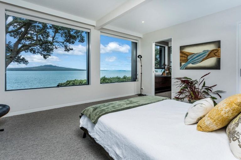 Photo of property in 2 Old Lake Road, Narrow Neck, Auckland, 0624