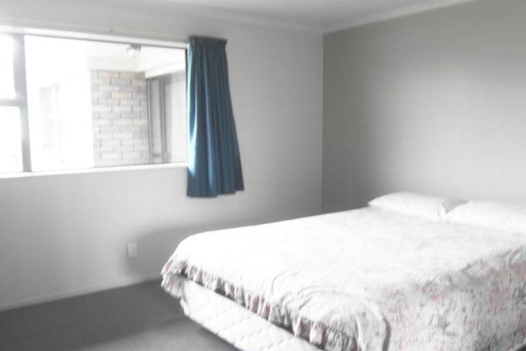 Photo of property in 21 South Road, Moturoa, New Plymouth, 4310