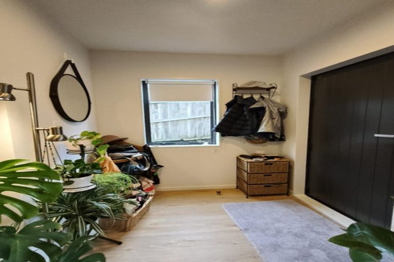 Photo of property in 1/9 Donovan Avenue, Massey, Auckland, 0614