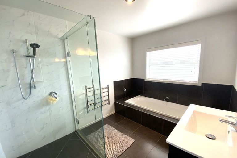 Photo of property in 2 Moonlight Drive, Rototuna North, Hamilton, 3210