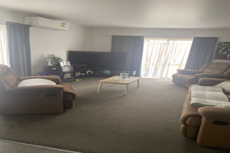 Photo of property in 7 Gina Avenue, Ranui, Auckland, 0612