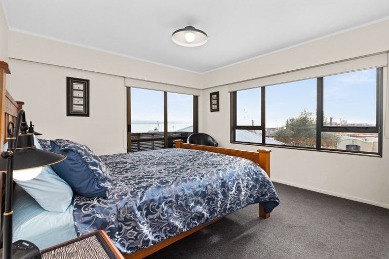 Photo of property in 15 Hornsey Road, Bluff Hill, Napier, 4110