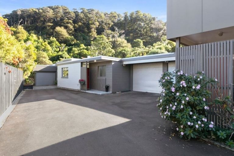 Photo of property in 2/63 Cheviot Road, Lowry Bay, Lower Hutt, 5013