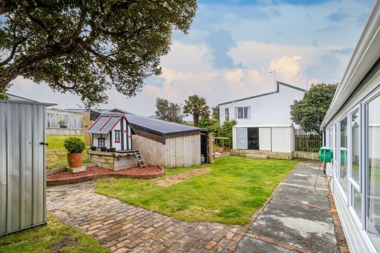 Photo of property in 74 Cypress Drive, Maungaraki, Lower Hutt, 5010