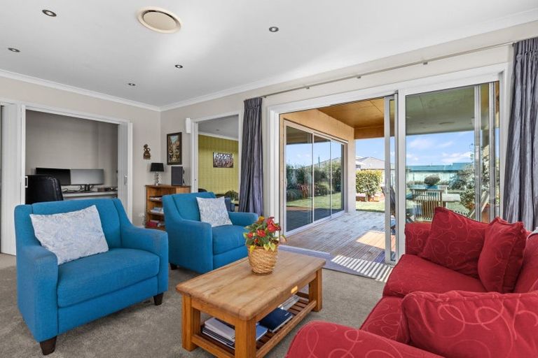 Photo of property in 111 Arataki Road, Havelock North, 4130