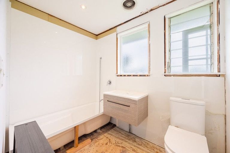 Photo of property in 1 Elliott Crescent, Havelock North, 4130