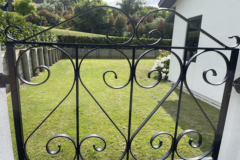 Photo of property in 14 Lakeview Terrace, Taradale, Napier, 4112