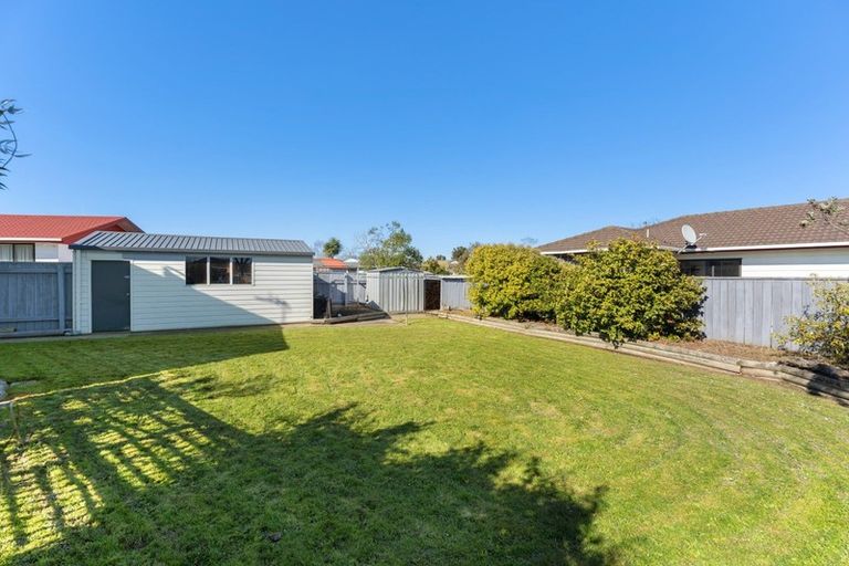 Photo of property in 20 Peppertree Glade, Kelvin Grove, Palmerston North, 4414