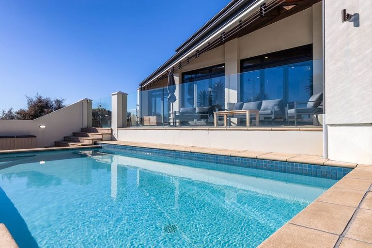 Photo of property in 1 Stonewall Place, Huntsbury, Christchurch, 8022