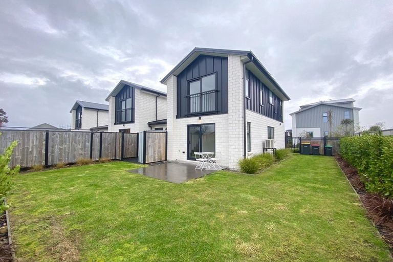 Photo of property in 22 Mohua Lane, Upper Riccarton, Christchurch, 8041