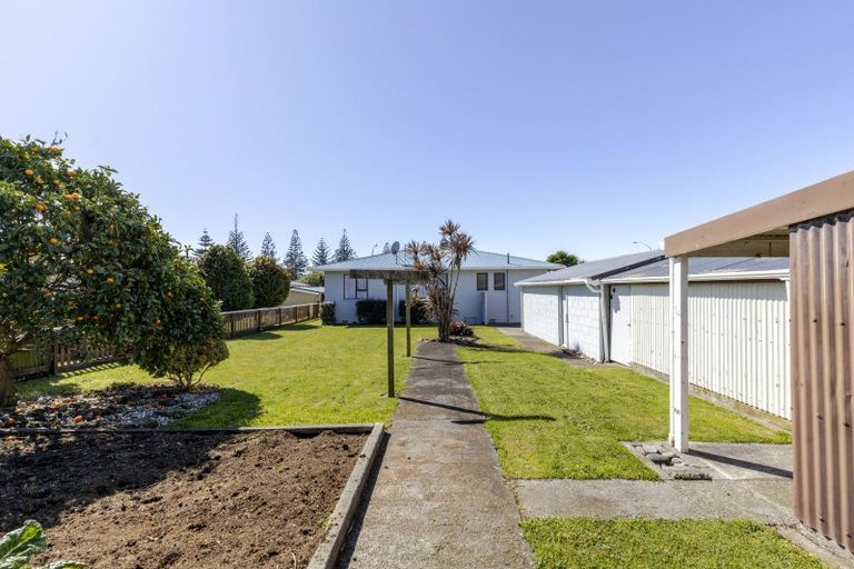 Photo of property in 25 Battiscombe Terrace, Waitara, 4320