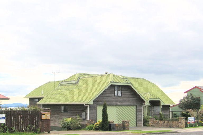 Photo of property in 334 Otumoetai Road, Otumoetai, Tauranga, 3110