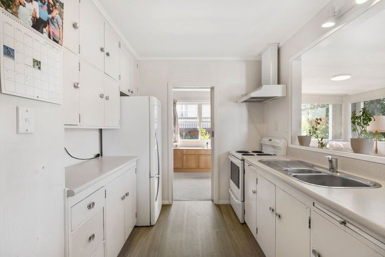 Photo of property in 26 Tristram Avenue, Forrest Hill, Auckland, 0620