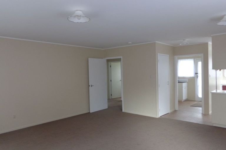 Photo of property in 2/341 Royal Road, Massey, Auckland, 0614