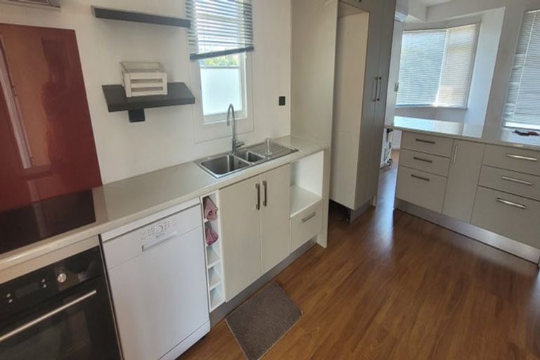 Photo of property in 11 Chilman Street, Strandon, New Plymouth, 4312