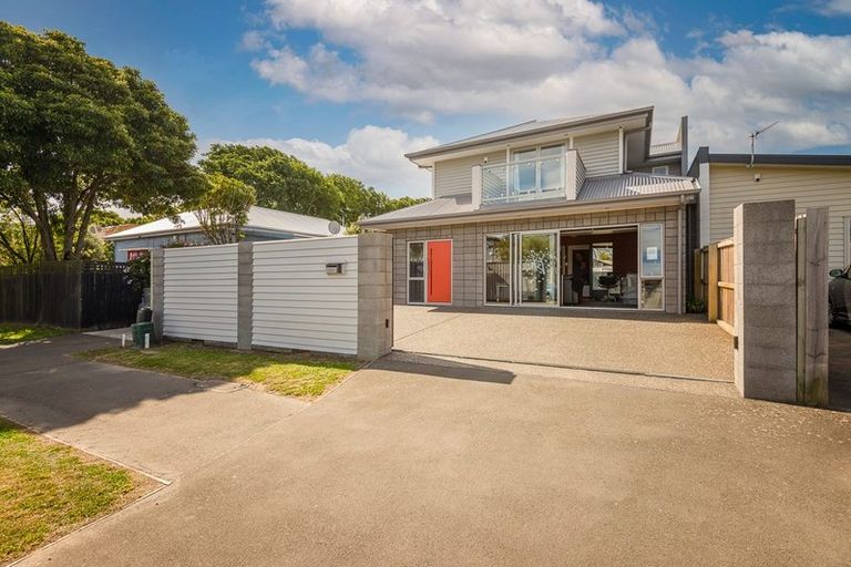 Photo of property in 27 Devon Street, Sydenham, Christchurch, 8023