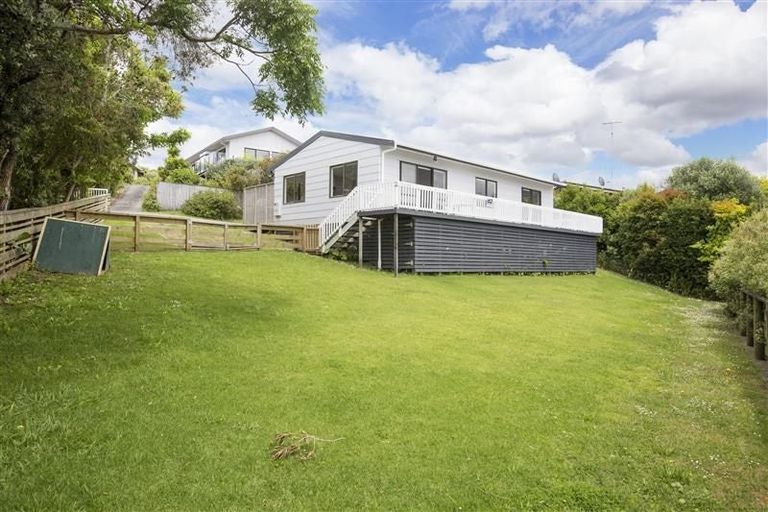 Photo of property in 18 Kahurangi Place, Snells Beach, 0920