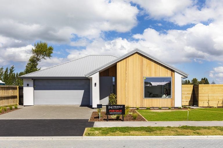 Photo of property in 104 Skibbereen Drive, Halswell, 8025