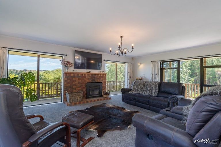 Photo of property in 243 Katherine Mansfield Drive, Whitemans Valley, Upper Hutt, 5371